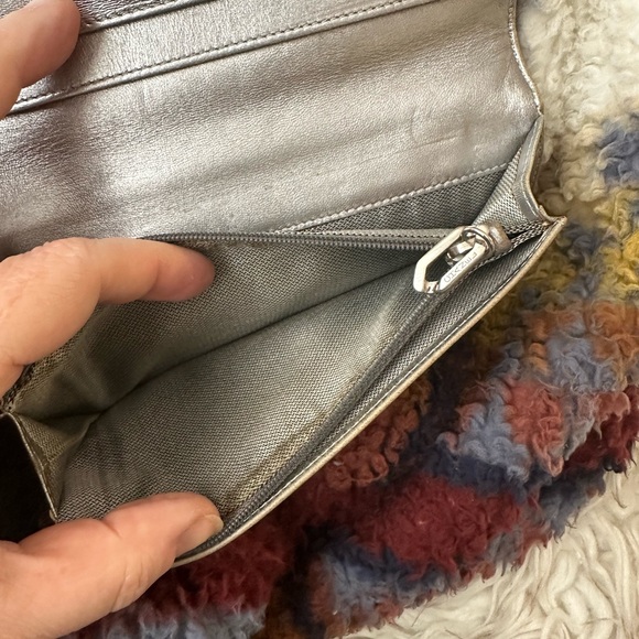 Patent leather black Chanel long wallet - Picture 3 of 6